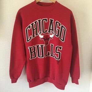 Chicago Bulls 90s Vintage NBA Basketball Graphic Crewneck Sweatshirt